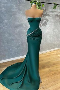 We could custom made 70+ colors & all sizes, if you do not not find the color name listed, pls leave message on special instruction to note the exact color you need. Also custom size is available, if you need your dress customized, pls leave your bust, waist, hips & barefoot height size in the order remark. Tha Forest Green Prom Dress, Green Mermaid Prom Dress, Dark Green Prom Dress, Dress With Beads, Prom Dress Pictures, Strapless Prom Dresses, Mermaid Prom Dress, Green Mermaid, Green Prom Dress