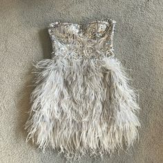 Bebe Dress-Strapless Sequins With Ostrich Feathers Champagne Color Size Xs Worn 3 Times Bebe Cream, Colorful Feathers, Bebe Dresses, Ostrich Feathers, Champagne Color, Dresses Strapless, Sequin Dress, Wedding Decor, Feathers