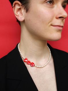 ON ME: - Total strand length is 16" All sizes: 16 inch - 41 cm 18 inch - 46 cm 20 inch - 51 cm Welcome to  a stunning pearl necklace accentuated by a vibrant red ceramic heart pendants, the perfect expression of love and passion. Explore our captivating red heart chokers and red heart necklaces, designed to add a touch of romance to any ensemble. Celebrate the purity of love with our exquisite freshwater pearls, ideal for commemorating special moments or as a heartfelt Valentine's Day gift. Cust Red Heart Choker, Heart Pearl Necklace, Valentine Necklace, Girlfriend Necklace, Drop Necklaces, Red Heart Necklace, Classic Pearl Necklace, Real Pearl Necklace, Pearl Drop Necklace