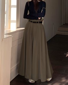 Long Ankle Skirt, New Orleans Winter, Formal Long Skirt, Long Pleated Skirt Outfit, Outfits For Ocs, Belt Skirt, Skirt Elegant, Woman Suit, Academia Style