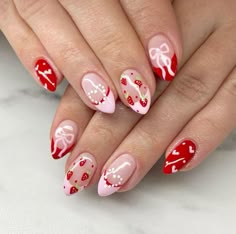 Strawberry Summer Nails, Red Strawberry Nails, Strawberry Nail Designs, Kutek Disney, Vday Nails, Cute Simple Nails, Summery Nails, Girly Acrylic Nails, Cute Gel Nails