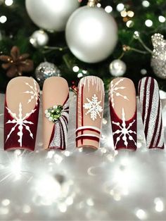 Christmas Nail Colors Dip, Hoilday Nails, Winter Nails Design, Nail Art Winter, Luxurious Christmas, Rhinestone Makeup, Retro Nails, May Nails, Alcohol Wipes