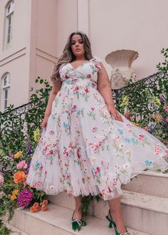 Plus Size Fancy Dresses, Plus Size Spring Dresses, Formal Party Dresses, Pictures Engagement, Spring Wedding Guest Dress, Spring Wedding Guest, Lifestyle Shoot, Rehearsal Dinner Dresses, Church Dress