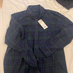 Nwt Uniqlo Blue And Green Flannel, Womens Size Large Uniqlo Long Sleeve Cotton Shirt, Uniqlo Cotton Long Sleeve Shirt, Uniqlo Shirt, Sleeveless Button Down Shirt, Uniqlo Tops, Green Flannel, Flannel Women, Uniqlo Women, Plaid Flannel