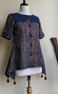 Short Jeans Top, Ladies Tops Design, Latest Tunics Designs With Jeans, Top Tunic Design, Latest Top Designs For Women, Short Kurta Patterns For Women Cotton, Short Kurta Styles For Women, Tunic Designs For Women Indian, Tops And Tunics For Women