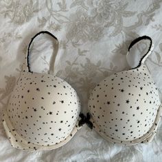 Lovely Cream Colored Bra With Black Stars And And Sparkly Little Rhinestones This Bra Is Like Brand New! Cute Lace Bras, Black Coquette Bra For Party, Cute Bras Victoria's Secret Aesthetic, Black Lase Bra, Grunge Bra Set, Victorias Secret Black Bra, Cute Lounge, Victoria Secret Pink Bras, Spark Up