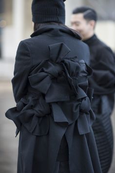 Comme des Garcons • Paris Fashion Week • Photo by Julien Boudet • bleumode.com She Walks In Beauty, Bow Dress, Avant Garde Fashion, Dark Fashion, Street Chic, Looks Style, Fashion Details