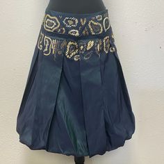 Midi Greenish Blue Skirt By Vera Wang With Embroidery At The Waist And A Zipper At The Side Very Slight Wear And It Is 100% Silk Dimensions- Length- 28.5 Inches / Waist- 34.4 Inches/ Hip- 45 Inches Greenish Blue, Blue Skirt, Women Skirts Midi, Embroidered Silk, Vera Wang, Midi Skirt, Blue Green, Womens Skirt, Color Blue