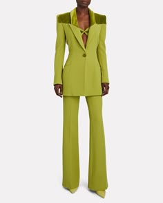 Fashion Blazer Outfits, Business Formal Women, Velvet Blazer Women, Women Suits Wedding, Coat Suit, Single Breasted Blazer, Wool Crepe, Green Suit, Woman Suit Fashion