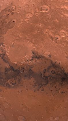 an image of the surface of mars taken from space