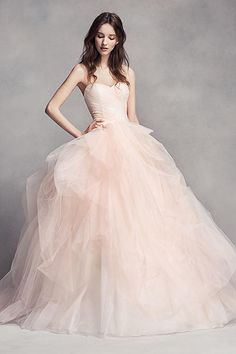 a woman in a pink wedding dress on the app store's web page, with an image of her