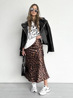 Cheetah Skirt Outfit, Casual Outfits For Autumn, Eurotrip Outfits, Cheetah Skirt, Leopard Pants, Rock In Rio, Rocker Style, Brunch Outfit, Ideas Outfit