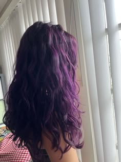 Purple On Brunette Hair, Plum Purple Curly Hair, Hair Dye Ideas For Wavy Hair, Purple Dye On Brown Hair, Purple Hair On Brown Hair, Bluish Purple Hair, Grunge Purple Hair, Brunette Hair With Purple Highlights, Dark Purple Hair Aesthetic