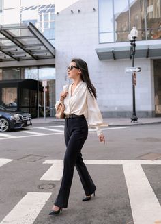 Meeting Looks For Women, White Blouse Formal Outfit, Office Slacks Women, How To Style Black Slacks Women, Classy Outfits Black Pants, Black And White Formals For Women, Black And White Corporate Attire, Blouse And Slacks Women, Slacks For Women Formal