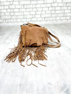 "Fringe  leather bag Vintage leather tote tote bag market bag womens handbag Vintage womens bag Handle Bag womens boho bag  leather handbag Please refer to photos for details of condition.  Size: 10 \" (26 cm) * 10 \" (26 cm) Made of thick brown genuine leather  The color on the pictures may vary due to monitor settings and light reflections.                                                               We appreciate your patience. Thank you so much for looking at my works! Please do not hesitat Brown Rectangular Bag With Fringe, Brown Fringe Bags For Daily Use, Brown Fringe Bag For Everyday Use, Brown Fringe Bag For Daily Use, Daily-use Brown Bag With Fringe, Daily Use Brown Fringe Bag, Brown Satchel Bag With Fringe, Brown Satchel With Fringe, Brown Fringe Satchel Bag