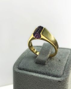 Amethyst Men Ring, Man Pinky Ring, Cylinder Genuine Gemstone, Stylish Gold Silver Ring, Handmade Jewelry, Best Gift for Him ◎ Details ◎ ○ Material 14K Solid Gold or 925 Sterling Silver Weight of Ring : approx 7.00 gr Height of Ring : approx 6.15 mm Width of Band : approx 6.80 mm ○ Upgrade to Solid 18K Gold, please click the link below: https://www.etsy.com/listing/962826004 ○ Gemstone Natural Amethyst Stone approx. 6.80 mm x 6 mm approx. 1 ct Made to Order HANDMADE ITEM ○ For Men Collection : ht Classic Signet Ring With Stone Setting For Anniversary, Formal Signet Ring With Stone Setting, Classic Amethyst Ring With Vs Clarity As A Gift, Vintage Jewelry With Tension Setting As A Gift, Classic Amethyst Gift Ring, Vintage Tension Setting Ring Jewelry, Classic Amethyst Signet Ring For Anniversary, Classic Yellow Gold Rings With Stone Setting, Classic Amethyst Signet Ring For Gift