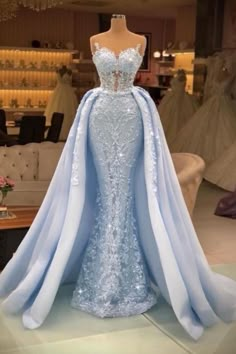 Ekstravagantne večernje haljine duge čipke | Maturske haljine plave | Babyonlinedress.de Embroidered Prom Dress, Lace Evening Dress Long, Mermaid Prom Dresses Lace, Evening Fashion, Mermaid Evening Gown, Prom Dress Ideas, Prom Inspo, Prom Dresses Sleeveless, Prom Dress Inspiration