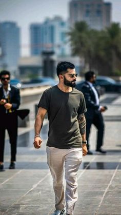 Virat Kohli Stylish Pics, Virat Kohli Outfits, Mens Formal Suits, Ronaldo Hd Wallpapers, Virat Kohli Beard, Ronaldo Hd, Faf Du Plessis, Cristiano Ronaldo Hd Wallpapers