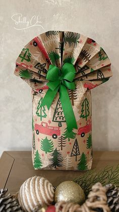 Michelle McRae | 5⭐️ gift wrapping idea 🎁 I’m upping my wrapping game this holiday season. Since, one of the top requested gifts on kids’ Christmas... | Instagram Christmas Wrapping Ideas Creative, Winter Holiday Crafts, Christmas Instagram, Cup Of Hot Chocolate, Gifts Wrapping, Gift Wraps