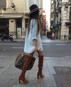 Loose Shirt Dress, Winter Trends, 가을 패션, Inspiration Mode, Fall Winter Fashion, Boots Outfit, Fall Winter Outfits