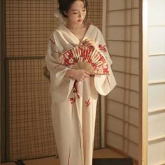 Japanese White Kimono | Eiyo Kimono White Kimono For Spring Tea Ceremony, White Kimono For Tea Ceremony In Spring, Japanese Yukata Women, Yukata Women, Japanese Traditional Clothing, Kimono Japan, Bath Dress, Traditional Japanese Kimono, Mode Kimono