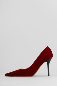 Velvet Pump Pumps in red velvet, pointed toe, heel 10. 5, leather sole, 100% velvet, Made in Italy Velvet Pumps, Zegna Shoes, J W Anderson, Velvet Color, Jw Anderson, Womens Shoes High Heels, Gorgeous Bags, Luxury Shop