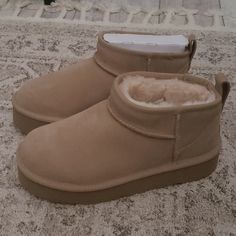 Brand New,Never Worn. Size 7 In Womens/Size 5 Girls. Color: Sand. Ultra Low Uggs, Shoes To Add To Your Christmas List, Ultra Mini Uggs Sand, Ugg Ultra Mini Sand, Mini Uggs Platform, Uggs Short Boots, Uggs Sand, Sand Uggs, Uggs Aesthetic