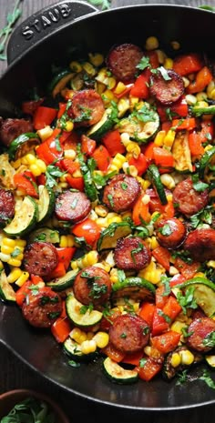 Sausage and Veggies Skillet with Bell Peppers, Zucchini, and Corn. Julias Album Recipes, Sausage And Veggies Skillet, Sausage And Veggie Skillet, Julia's Album, Sausage And Veggies, Dinner Sausage, Zucchini Corn, Sommer Mad, Pan Dinners