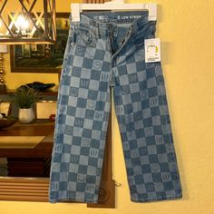 Brand New Kids Gap Low Stride Smiley Jeans Cheap Spring Jeans With Letter Print, Smiley Jeans, Gap Jeans, Jeans Color, Kids Bottoms, New Kids, Colored Jeans, Smiley, Gap