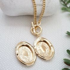 Oval Locket Necklace Locket Pendant Necklace Gold Locket - Etsy Oval Locket Necklace, Locket Jewelry, Necklace Locket, Keep Secret, Gold Locket Necklace, Pendant Locket, Oval Locket, Locket Pendant Necklace, Curb Chain Necklace