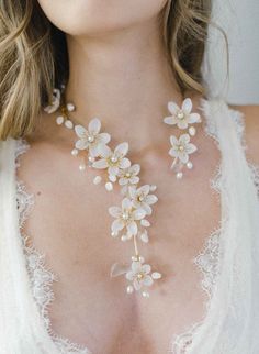 Dramatic Necklace, Wedding Flower Jewelry, Fresh Flower Jewelry, Fancy Purses, Honey Jewelry, Floral Statement Necklace, Bridal Earrings Chandelier, Kindred Spirit, Geek Jewelry