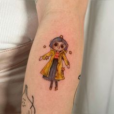 Explore 40 creative Coraline flash tattoo ideas, from mystical designs to vibrant colors, perfect for fans of the film looking to ink their love for Coraline. Coraline Doll Tattoo, Mario Tattoo, Tiny Heart Tattoos, Torso Tattoos