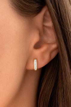 14K Solid Gold Horizontal Channel Baguette Diamond Huggies – nostalgii jewelry Hoop Diamond Earrings, Diamond Earrings Gold, Hoop Earrings Diamond, Baguette Earring, Earrings Gold Hoops, Dainty Hoop Earrings, Diamond Huggies, Diamond Baguette, Diamond Jewelry Designs