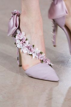 Sevgi Shoes With Flowers, Hak Tinggi, Georges Hobeika, Couture Shoes, Gorgeous Shoes, Fabulous Shoes, Evening Shoes, If The Shoe Fits, Shoe Fits