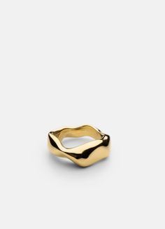 Size M - Chunky Petit Ring - Gold Plated I Skultuna Messingsbruk 1607 Minimal Chunky Rings, Melted Gold Ring, Melted Gold Jewelry, Funky Gold Ring, Chunky Ring Gold, Chunky Jewelry Rings, Cool Rings Gold, Gold Ring Chunky, Gold Statement Rings