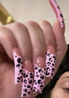 Cher Nails, Hello Kitty Face Nails, Hello Kitty Cheetah Print Nails, Pink Zebra Nails Y2k, Cheetah Print Nails Y2k, Leopard Print Nails 2000s, Pink Cheetah Nails Y2k, Curved Nails, Cheetah Nails