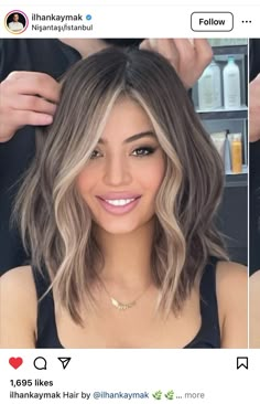 Brown And Blonde Long Bob, Highlights Around Face Blonde, Long Brunette Bob With Highlights, Mini Baylage Hair, Blonde Pieces Around Face, Cover Greys With Highlights, Blonde Ends On Brown Hair Short, Fit Style Women, Brown Hair With Blonde Front Pieces Short Hair