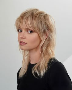 Midlength Shag Mullet, Mullet In A Ponytail, Miley Mullet, Edgy Shag Haircut With Bangs, 80s Shag Haircut, Mullet Long Hair, Mullet Haircut Woman, Blonde Shag