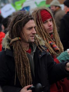 Dreads Hairstyles Men, Hairstyles For Short Hair Men, Men With Dreads, Men With Dreadlocks, Rasta Dreads, Hippie Hairstyles, Hippie Dreads, White Dreads, Short Hair Men