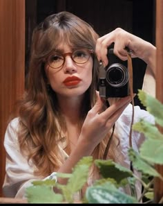 Bangs With Glasses, Bangs Glasses, Kylie Hair, Blonde Bangs, Blonde Hair With Bangs, Brown Hair Inspo, Hairstyles With Glasses, Hair Idea