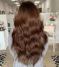 Cinnamon Brown Hair Colors, Cinnamon Brown Hair Color Brunettes, Brown Copper Hair Color Dark Auburn, Honey Chocolate Hair, Dark Blonde Hair Color Ideas Caramel Honey Light Browns, Machiatto Hair Color, Vanilla Brown Hair, Cinnamon Hair Color Balayage, Warm Chestnut Hair