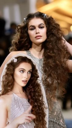 Curly Hair Extensions Wedding, Garden Fairy Hair, Angelic Hairstyles, Fairy Hairstyles, Ethereal Hair, Jackie Wyers, Fairytale Hair, Long Fine Hair, Whimsical Hair