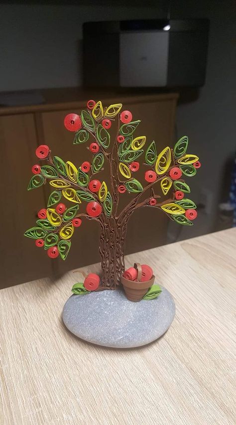 Quilled Tree, Diy Quilling Crafts, Quilling Pattern, Paper Quilling For Beginners, Paper Quilling Flowers, Paper Quilling Cards, Origami And Quilling, Paper Quilling Jewelry, Quilling Work