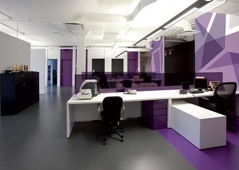 Tour Attraction Media's New, Citified Offices by Sid Lee Architecture - Office Snapshots Purple Office Ideas, Office Open Plan, Offices Interior, Cubicle Design, Office Space Inspiration, Purple Office, Office Partitions, Office Space Corporate, Office Fitout