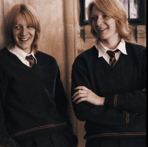 Fred George Weasley, Oliver And James Phelps, Shifting To Hogwarts, The Weasley Twins, James Phelps, James And Oliver Phelps, Phelps Twins, Oliver Phelps, Fred And George