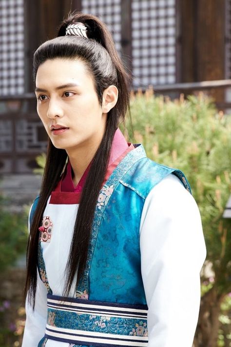 "Hwarang" Minho and Do Ji-han to Reveal Different Styles @ HanCinema :: The Korean Movie and Drama Database Ban Ryu Hwarang, Do Jihan, Do Ji Han, Ban Ryu, Hwarang Taehyung, J Hope Selca, Ancient Korea, Go Ara, Kbs Drama