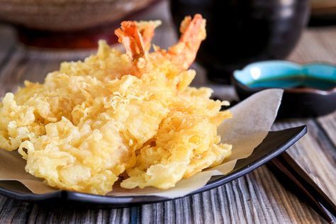 How to make quick and easy authentic Japanese tempura batter with excellent results. The recipe requires only three ingredients: egg, water, and flour. Tempura Batter Recipe, Tempura Recipes, Tempura Flour, Tempura Recipe, Tempura Batter, Recipes Shrimp, Shrimp Tempura, Reuben Sandwich, Deep Fried Food