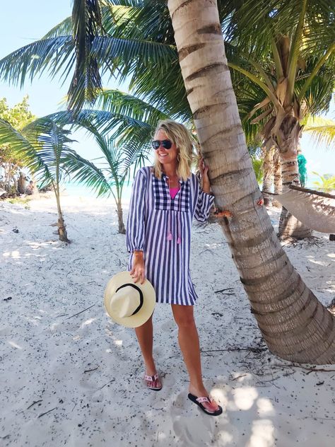 What I Packed & Wore in the Bahamas - Hi Sugarplum! Vacation Outfits Over 40, Beach Vacation Outfits Over 40, Bahamas Vacation Outfits, Bahamas Outfit Ideas, Carribean Vacation Outfits, Caribbean Vacation Outfit, Resort Vacation Outfits, Beach Vacation Outfit Ideas, Bahamas Outfit