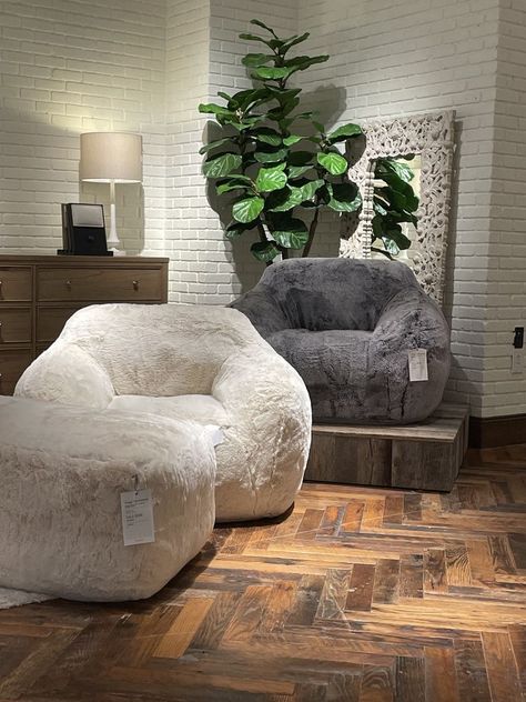 Comfy Bean Bag Chairs, Big Bean Bag Chair Room Ideas, Big Room Decor Bedroom, Couch For Room, Big Comforter, Comfy Chairs For Bedroom, Bean Bag Chair Bed, Love Sac, Basement Living Room