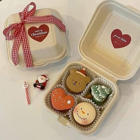 Lunch Box Desserts, Bento Cake Packaging, Mini Cake Packaging Ideas, Biscuits Packaging, Baking Packaging, Dessert Packaging, Cookie Business, Bakery Packaging, Cake Packaging